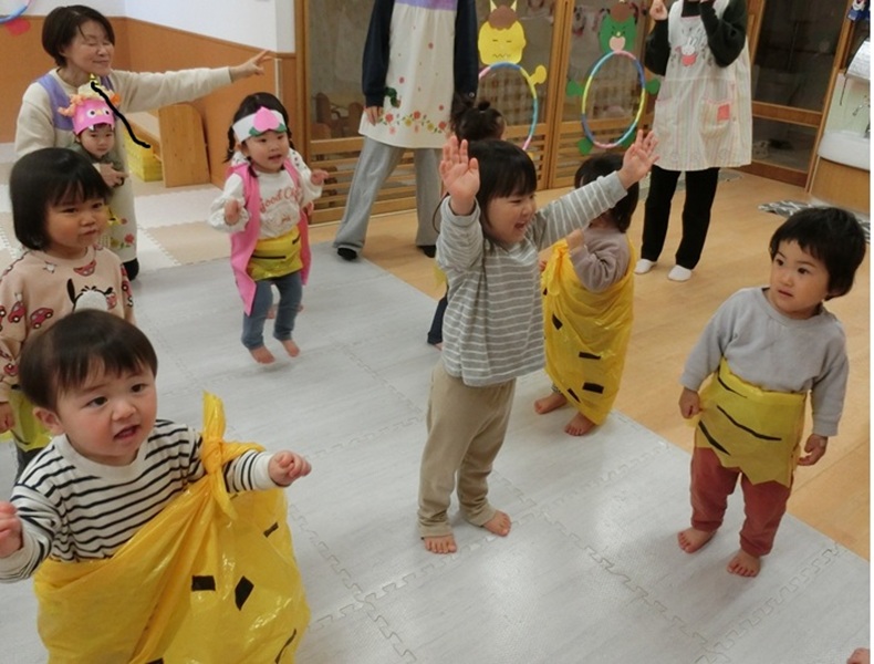 豆まきの準備体操はバッチリ！