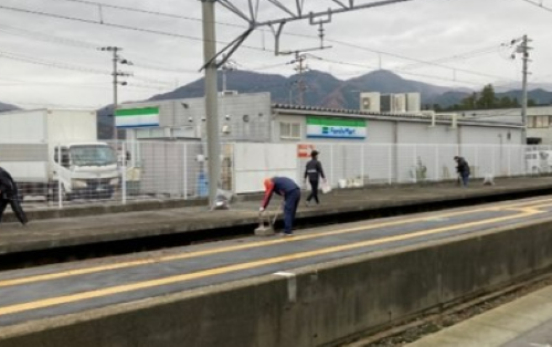 多賀大社前駅清掃