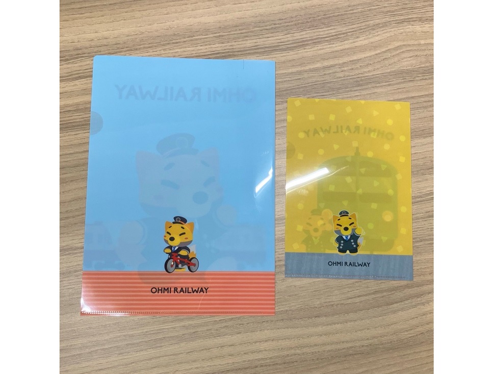 「「駅長がちゃこん」A4・A5クリアファイルセット」の商品画像です。(裏）