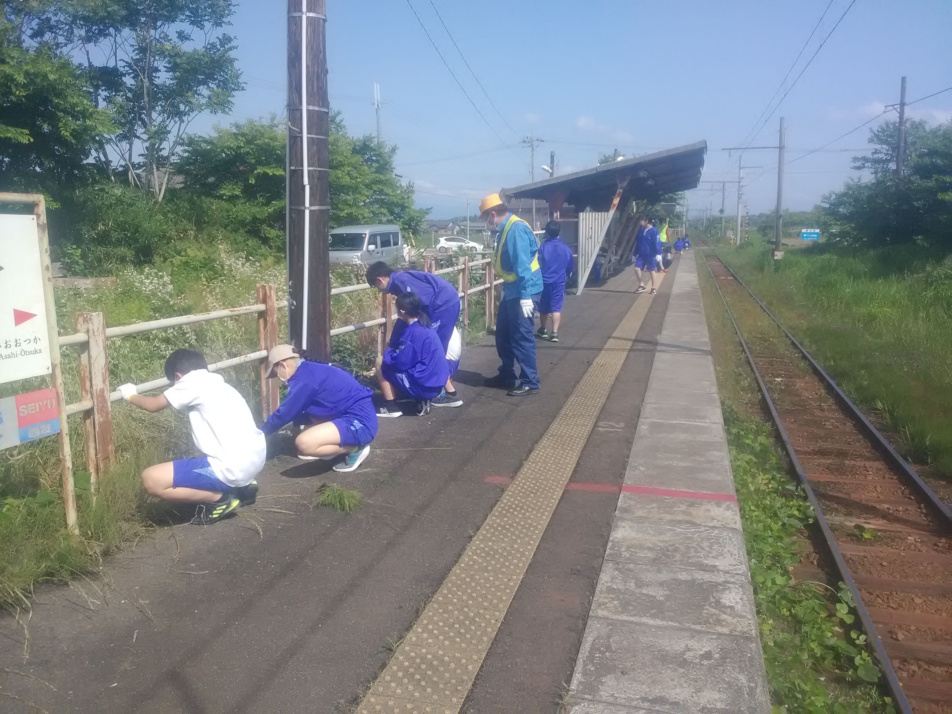 朝日野駅清掃