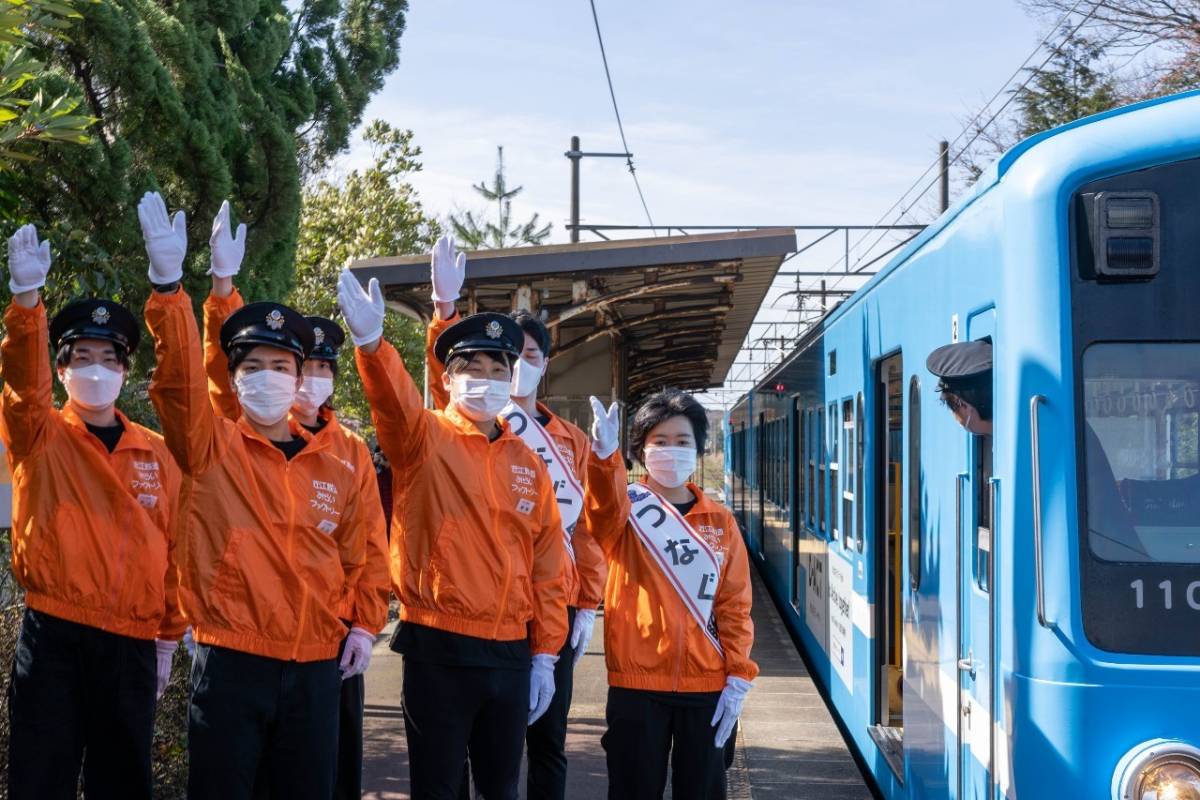 大学前駅「つなぐ駅長」