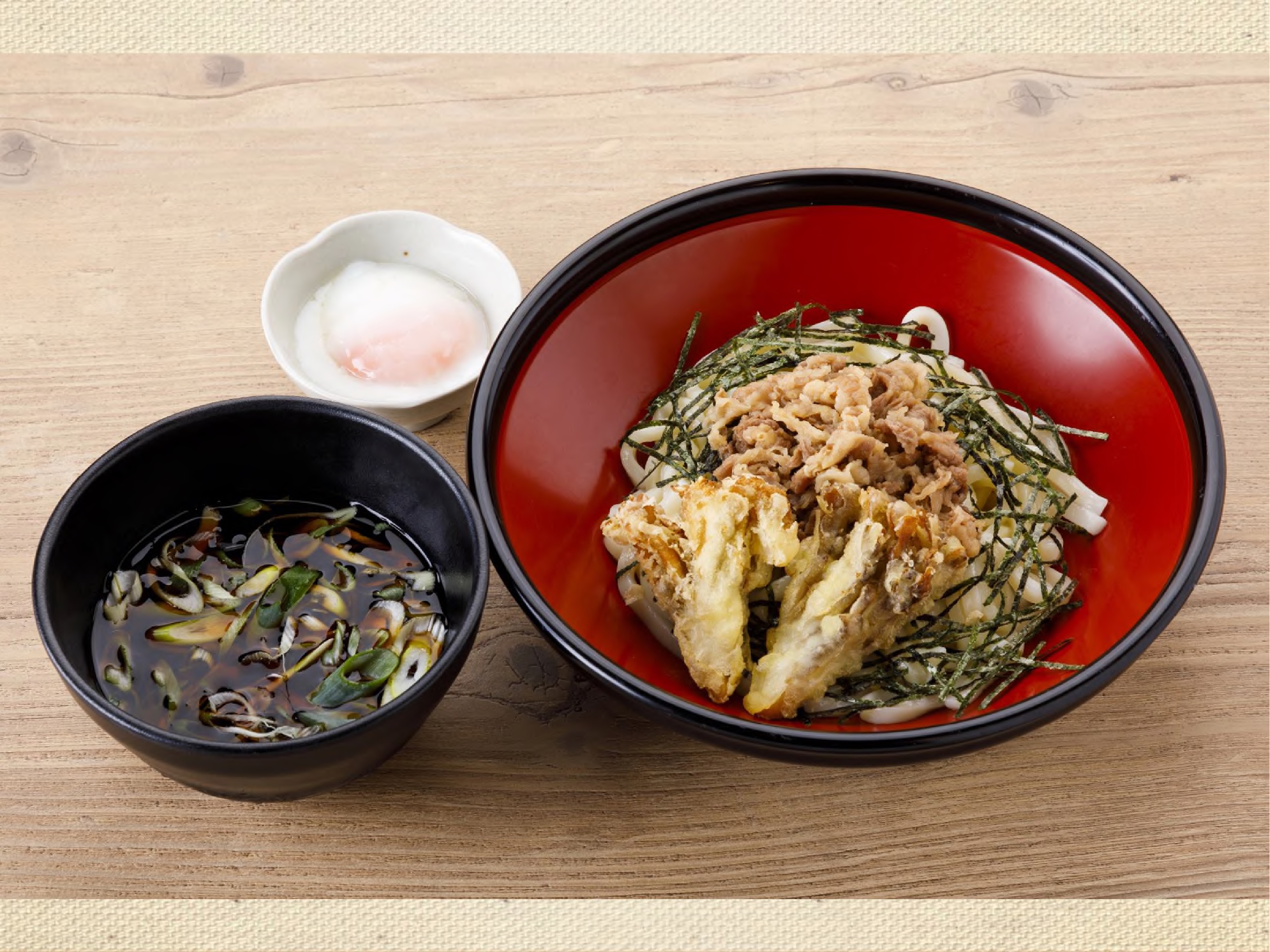 舞茸天のせ牛肉つけうどん
