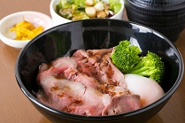 自家製ローストビーフ丼