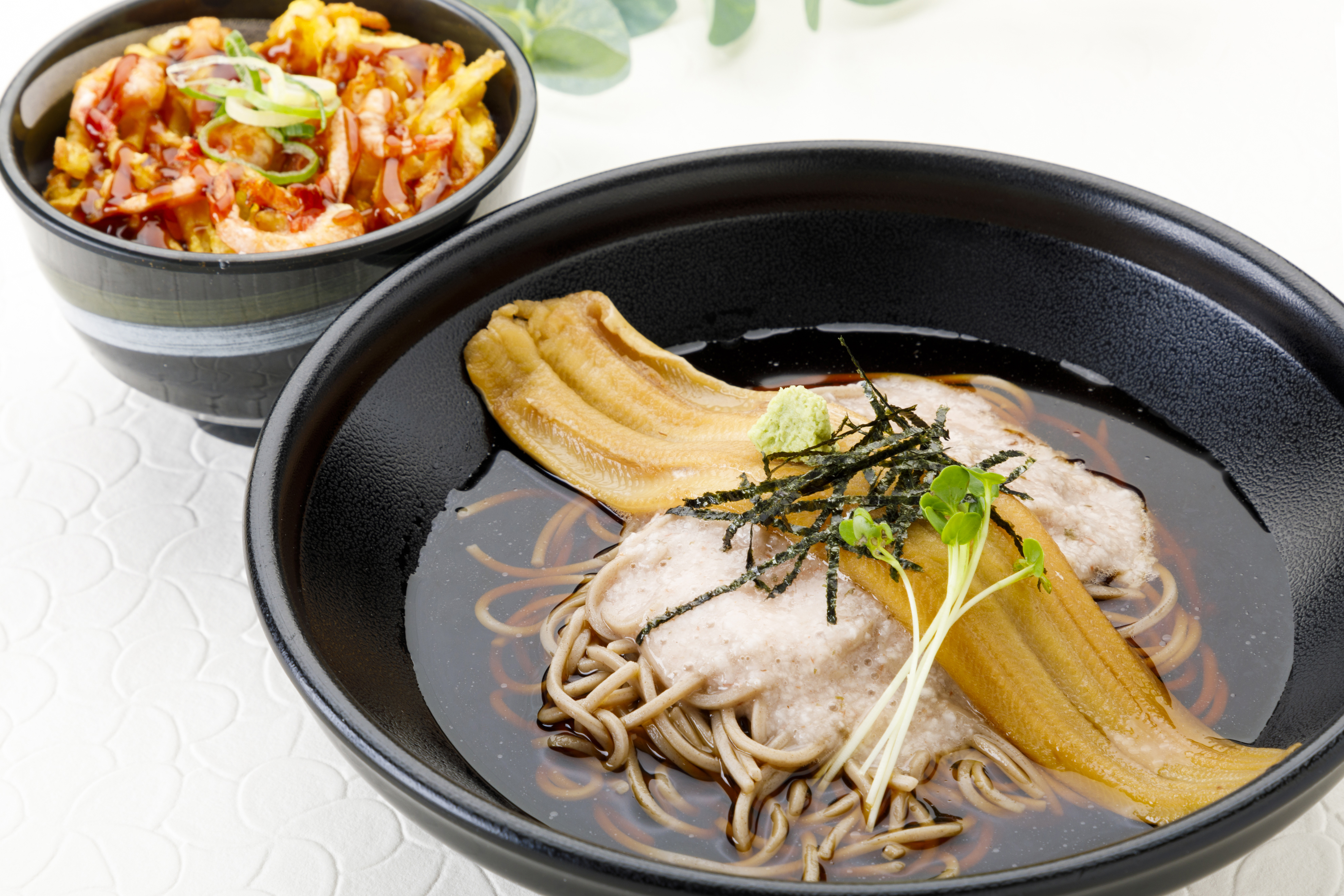 穴子と梅とろろぶっかけ蕎麦ミニかき揚げ丼セット