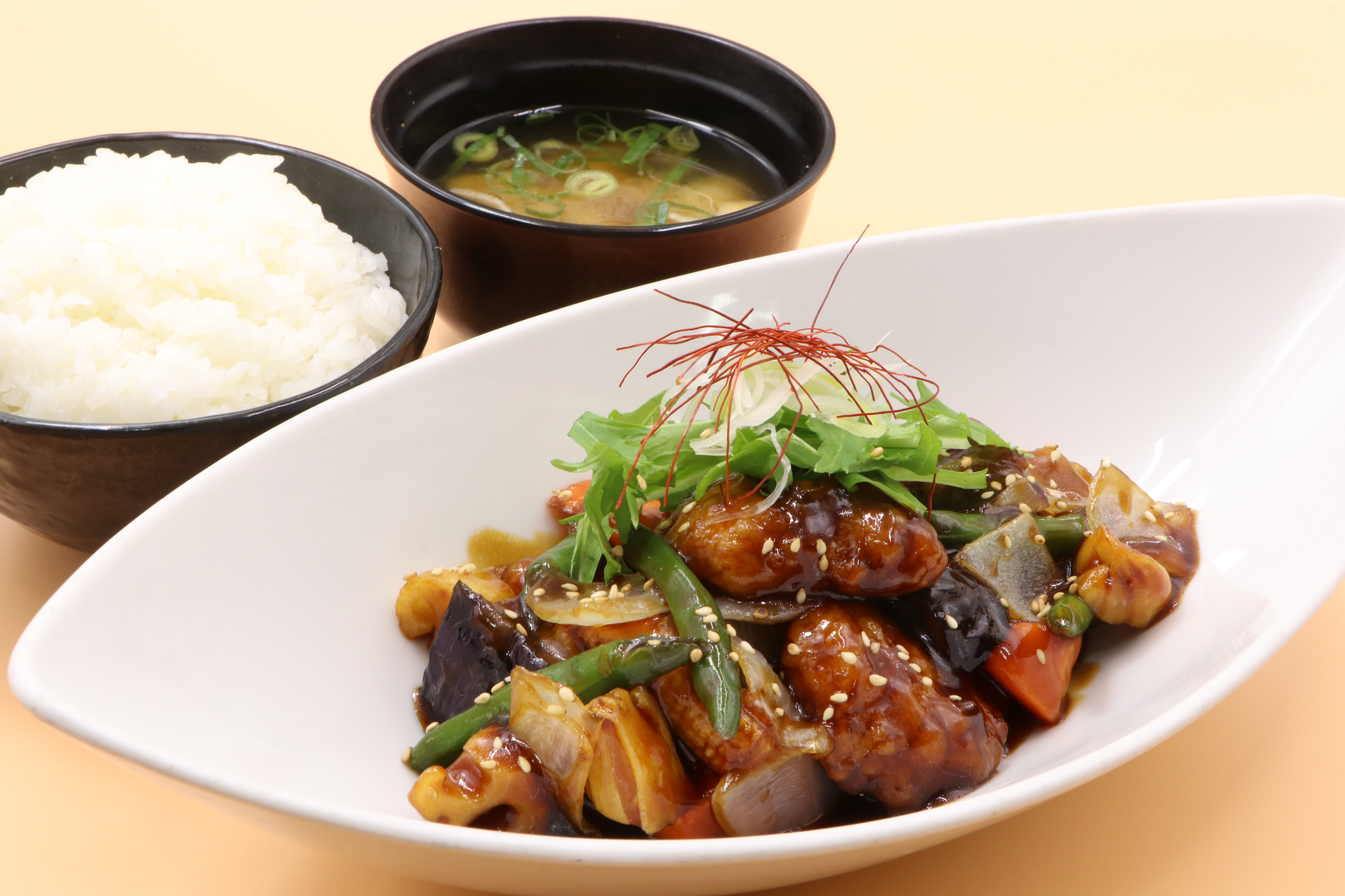 香味黒酢の鶏唐あんかけ定食