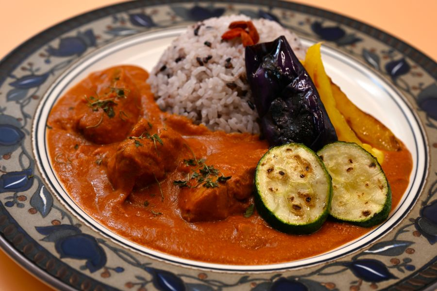 甲美鶏と黒米のバターチキンカレー
